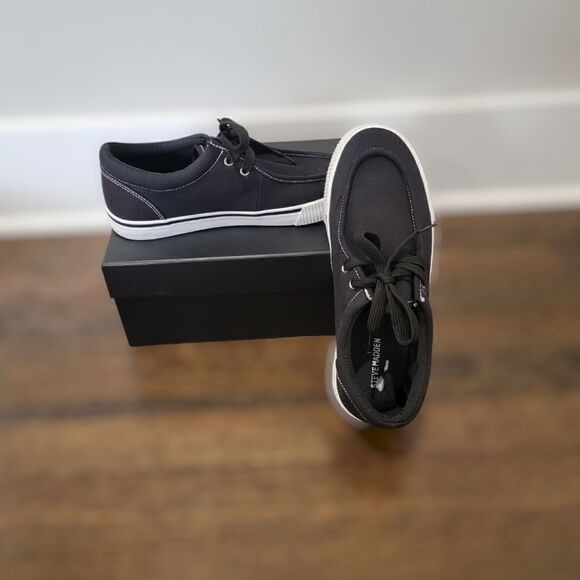 New STEVE Madden Black Size 6 converse style - Picture 5 of 7